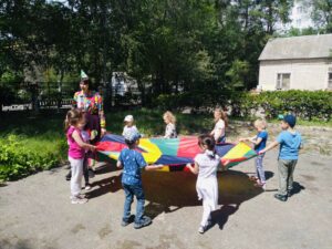 Петрушка в гостях у ребят